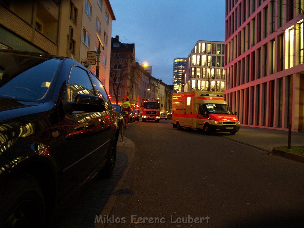 Matratzenbrand 78 Jaehrige verstorben Koeln Deutz Von Sand Platz  P01.JPG